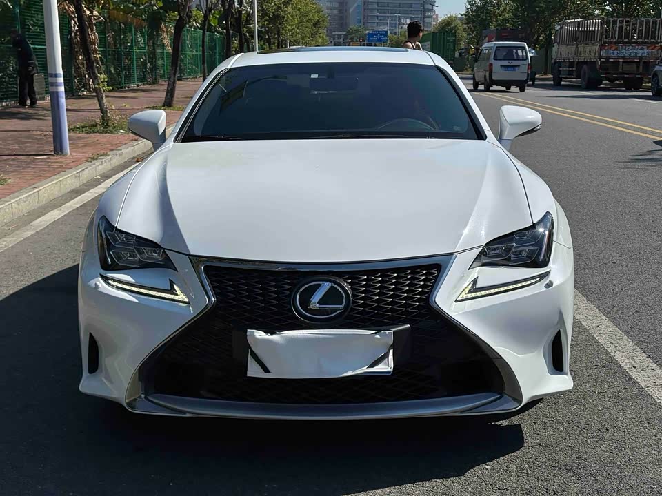Lexus RC