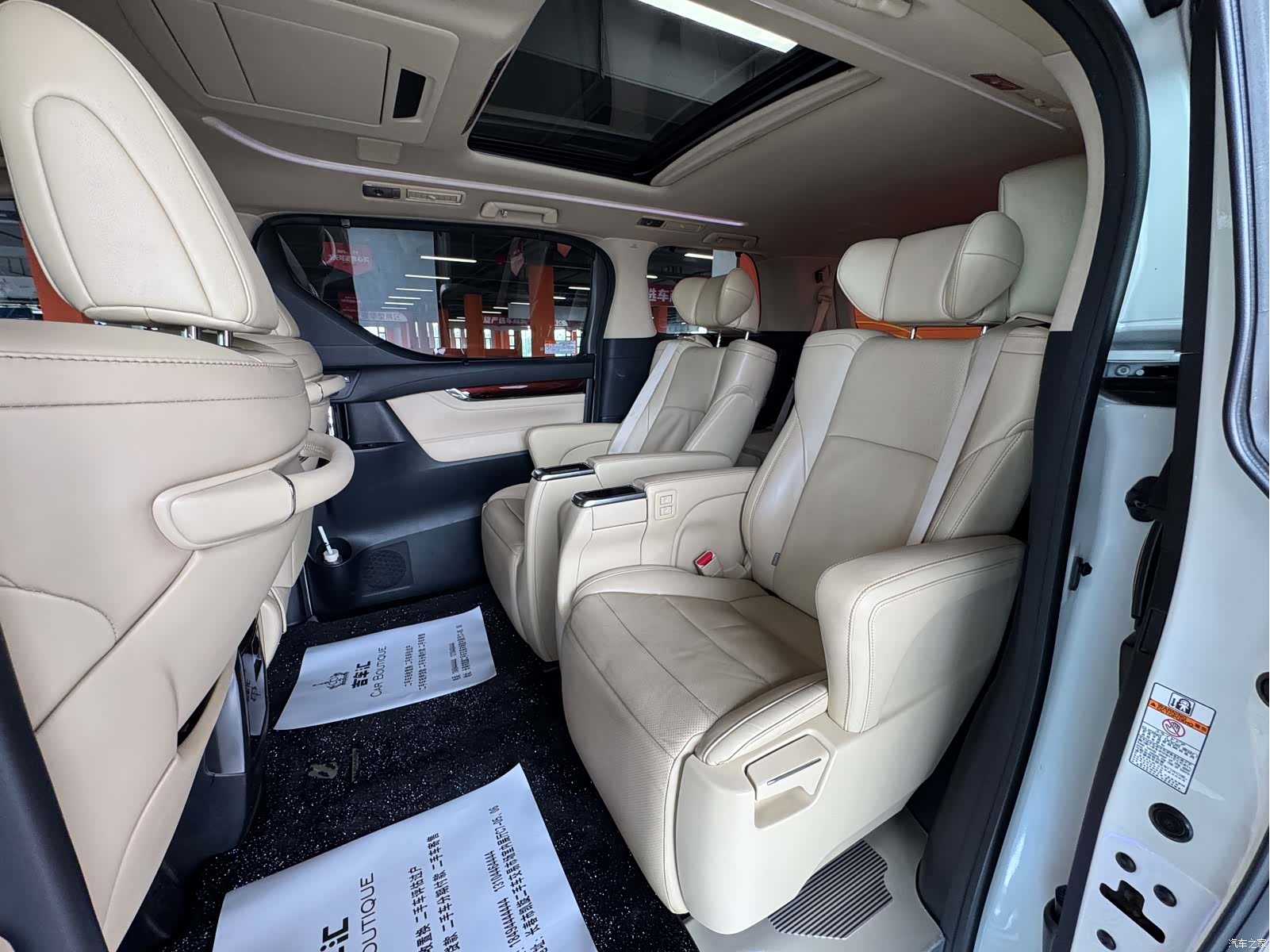 Toyota Alphard, 2018 все фото