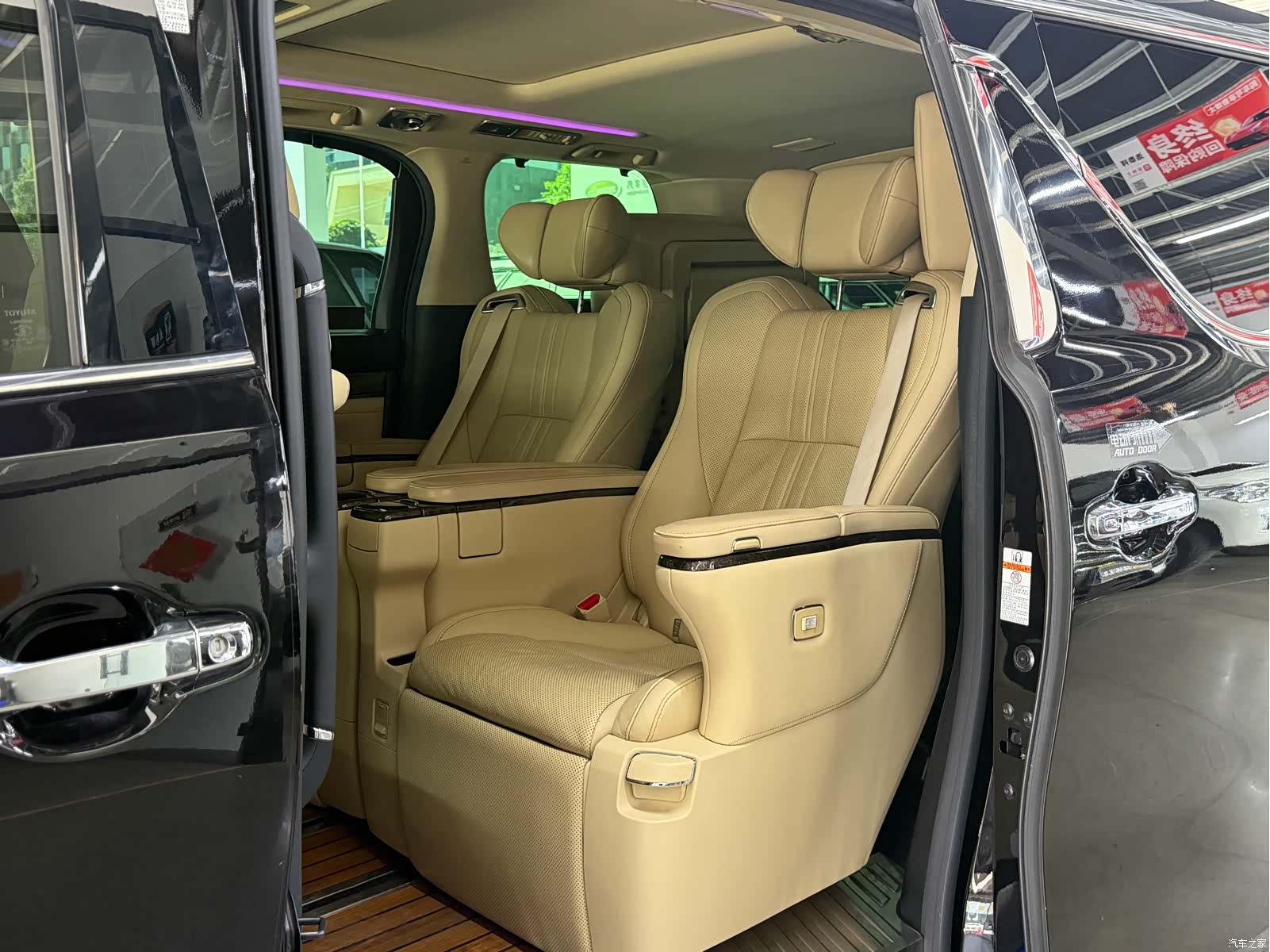 Toyota Vellfire, 2020 все фото