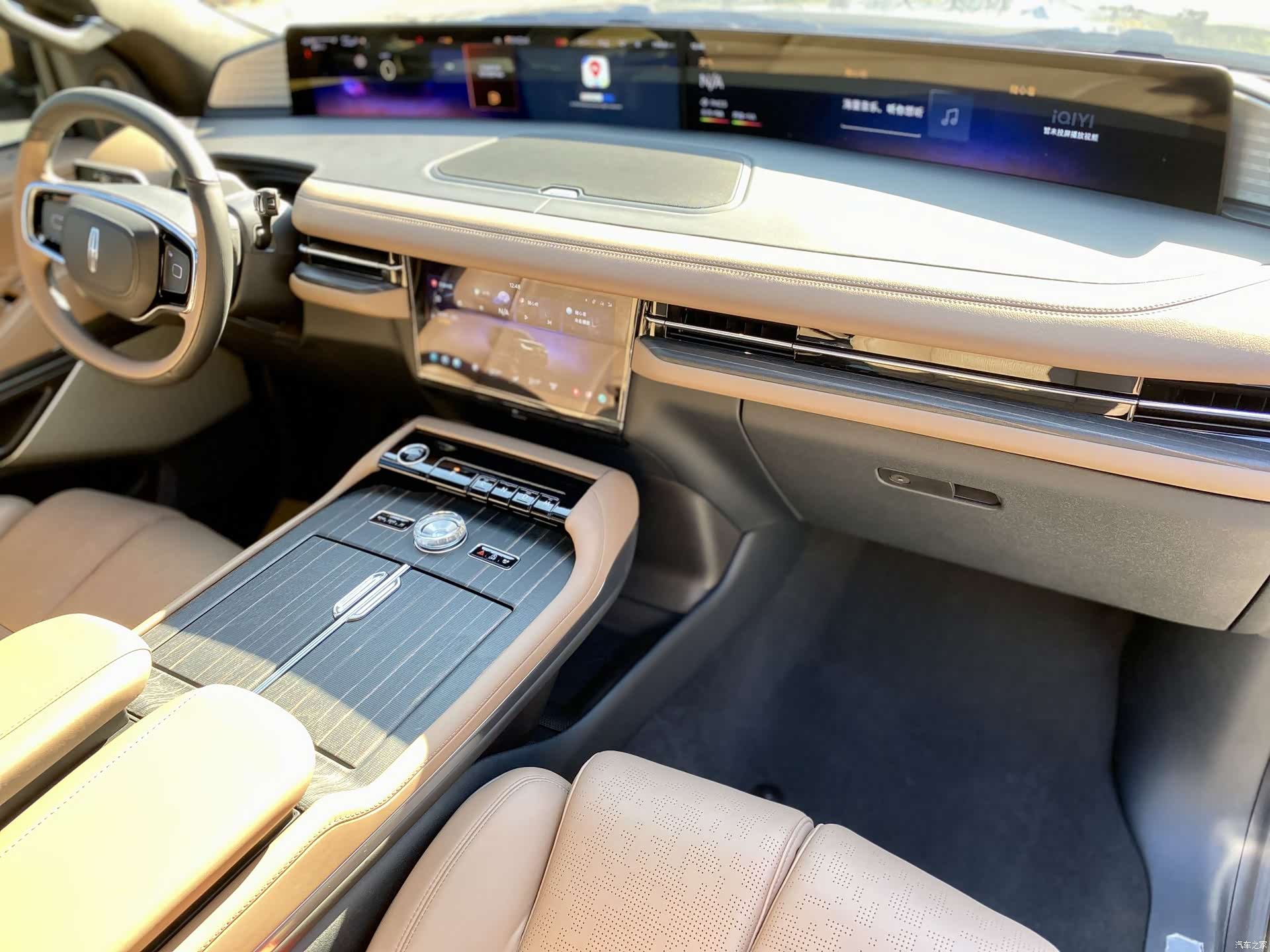 Lincoln Navigator, 2025 12