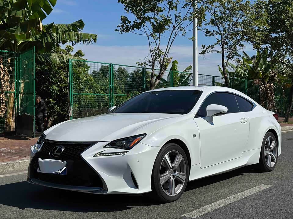 Lexus RC