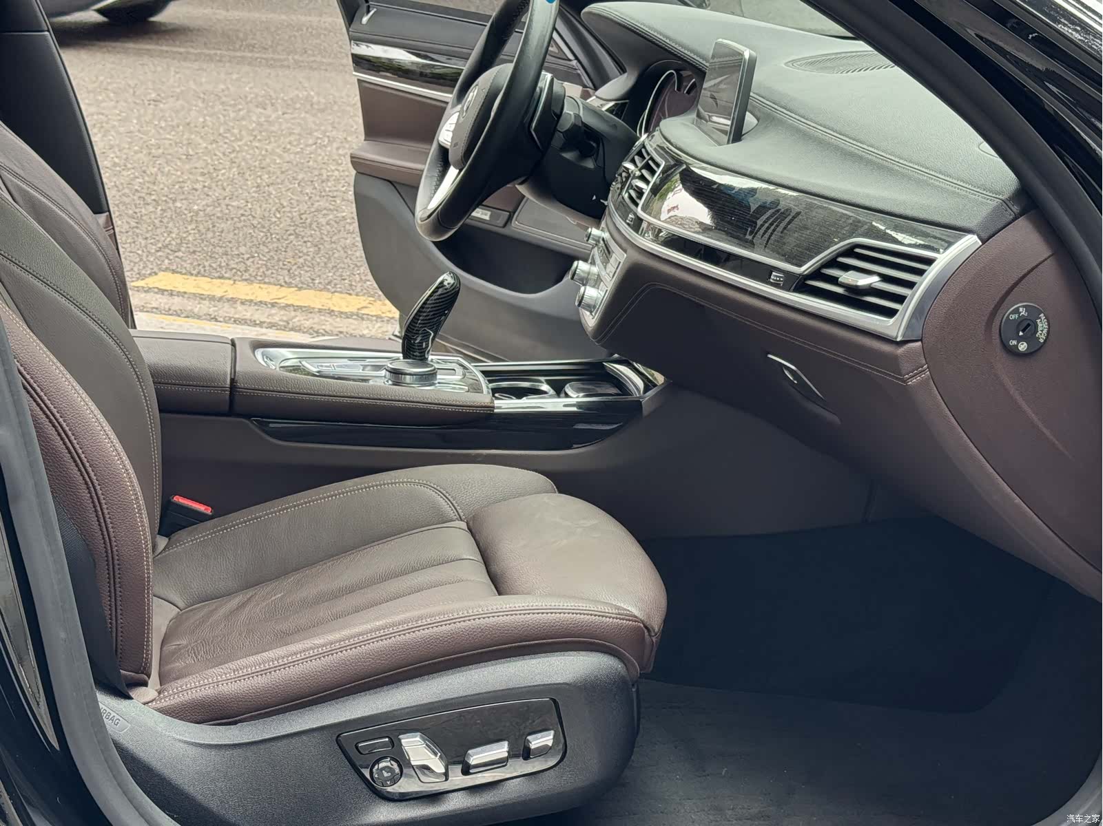 BMW 7 Series, 2018 все фото