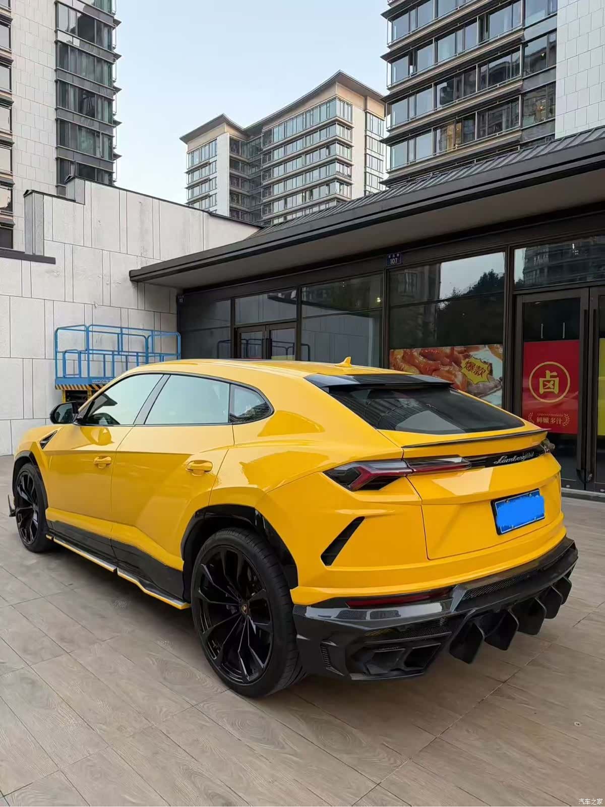 Lamborghini Urus, 2022 4