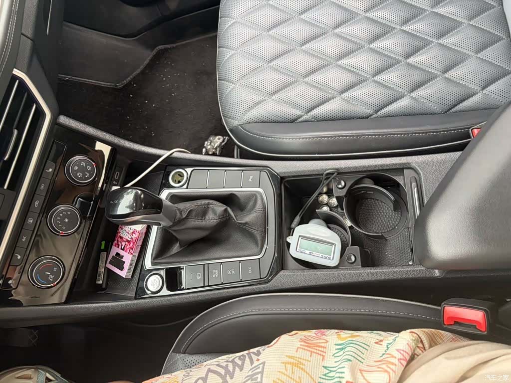 Volkswagen Sagitar, 2023 12