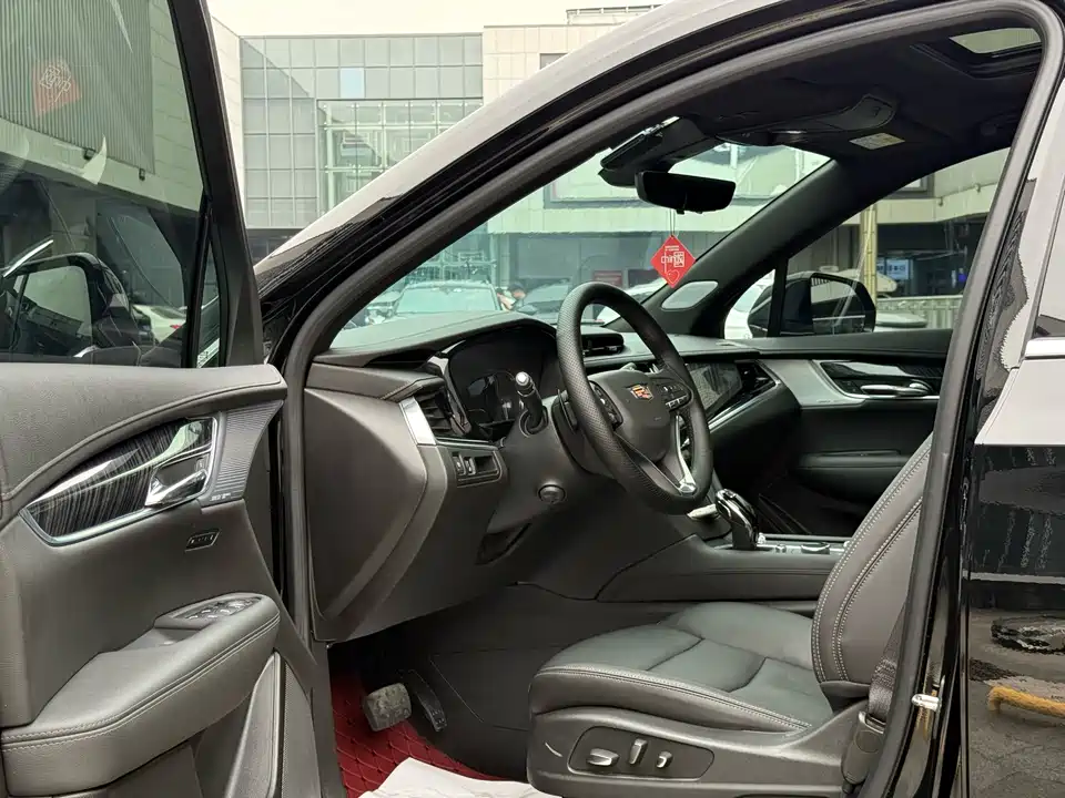 Cadillac XT6