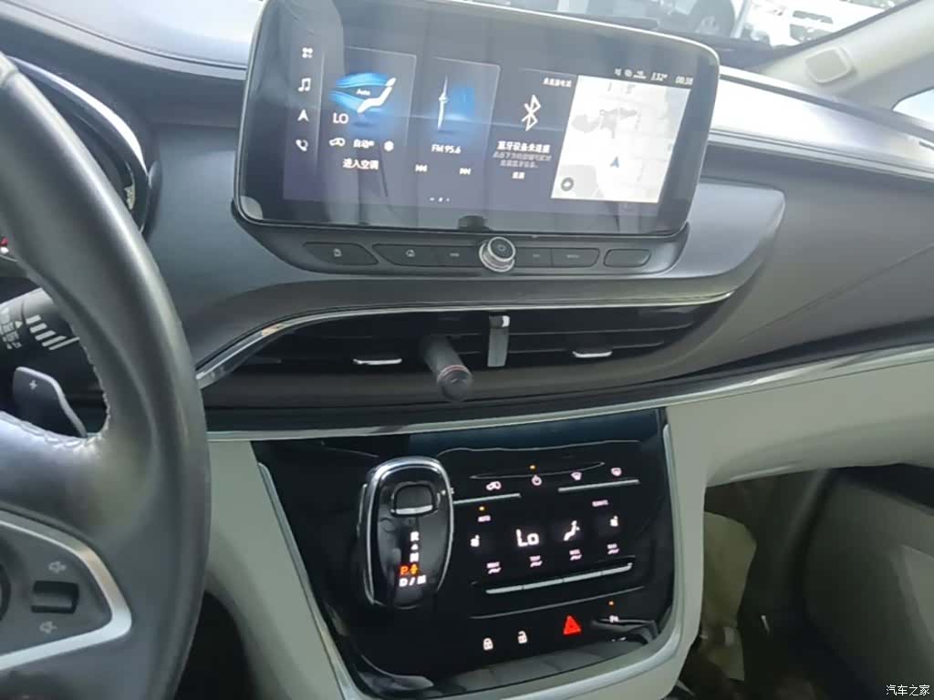 Buick GL8, 2021 13