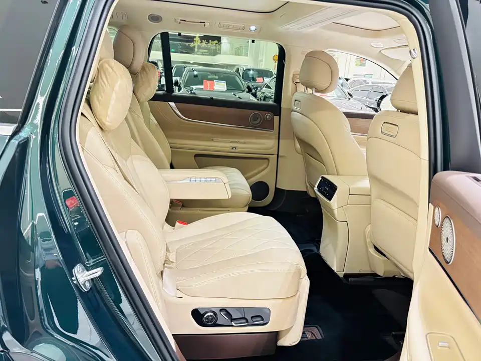 AITO Ask the world M9