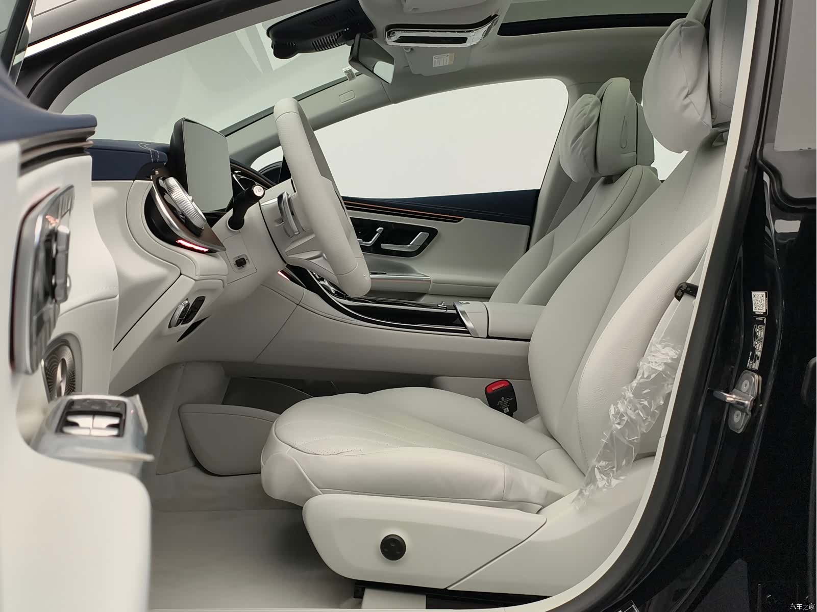 Mercedes-Benz EQE, 2025 16