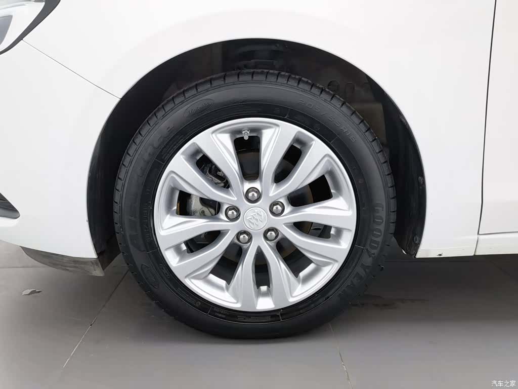 Buick V, 2018 17