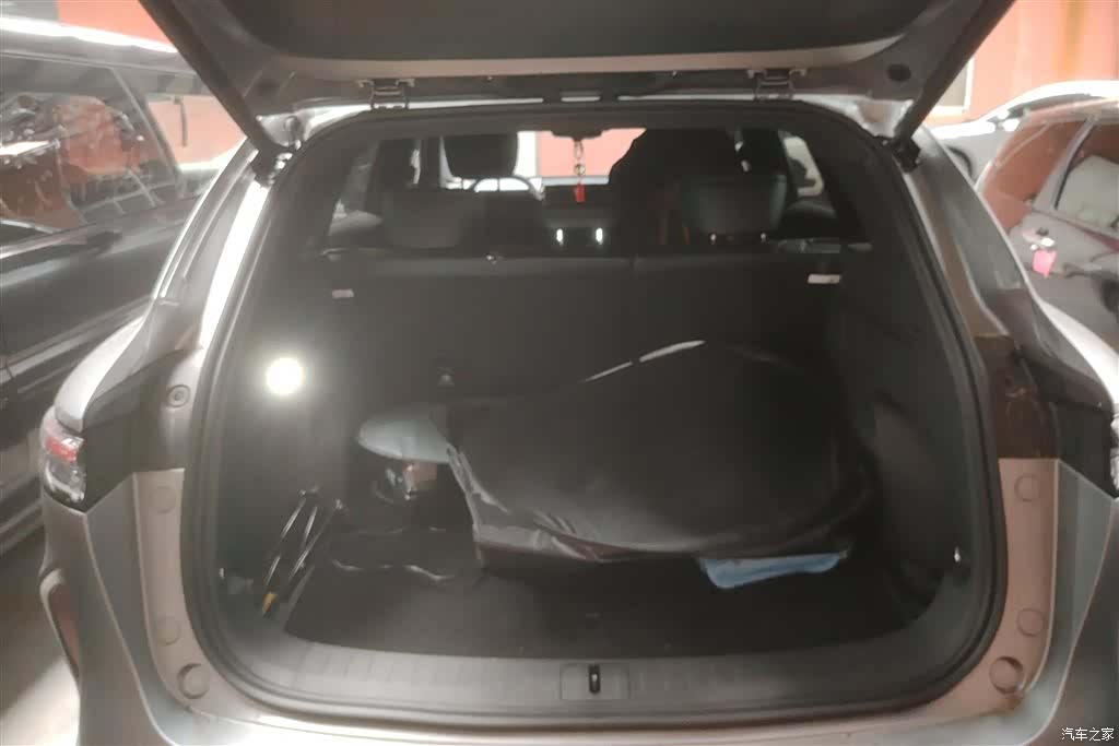 Chery Tiggo 8, 2026 4