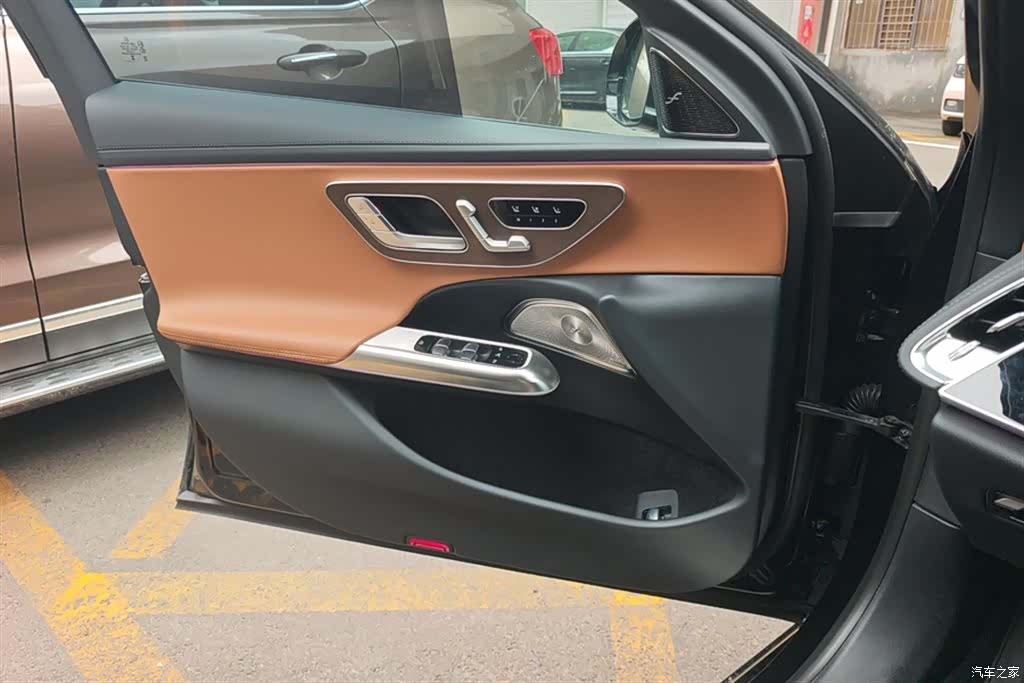 Mercedes-Benz E-Class, 2025 7
