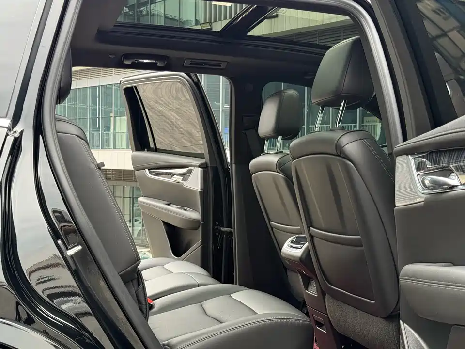 Cadillac XT6