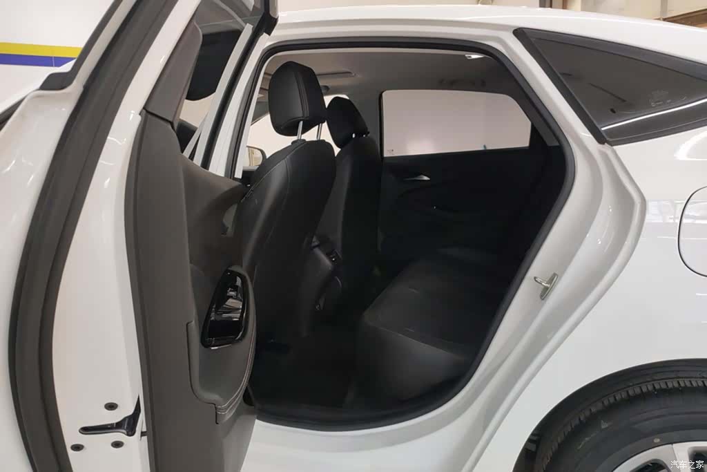 Buick Verano, 2022 11