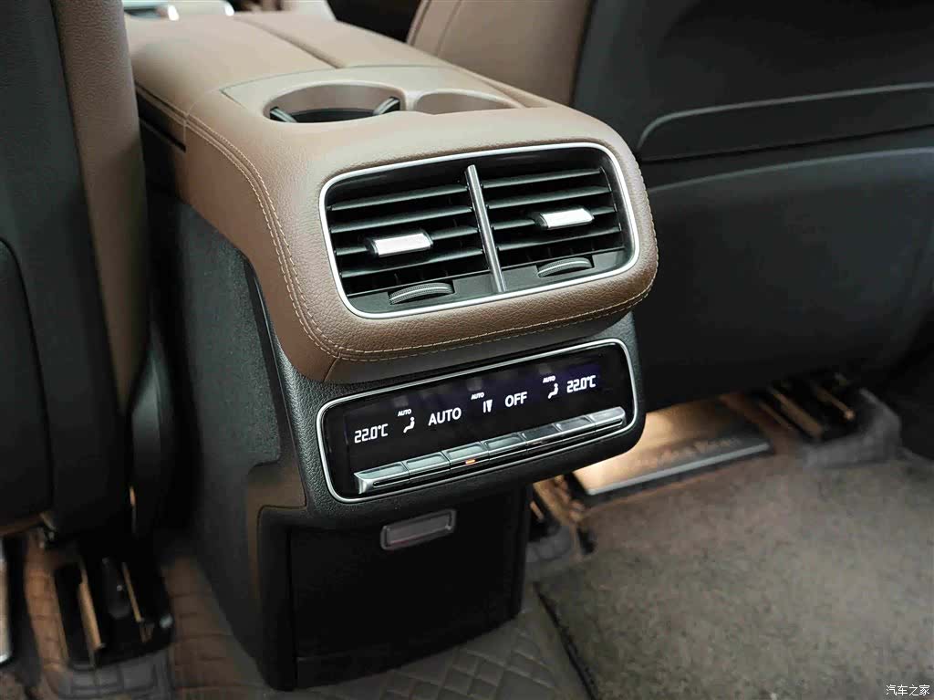 Mercedes-Benz GLS, 2025 17
