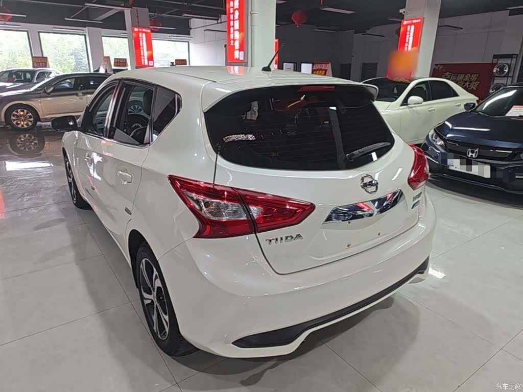 Nissan Tiida, 2017 все фото