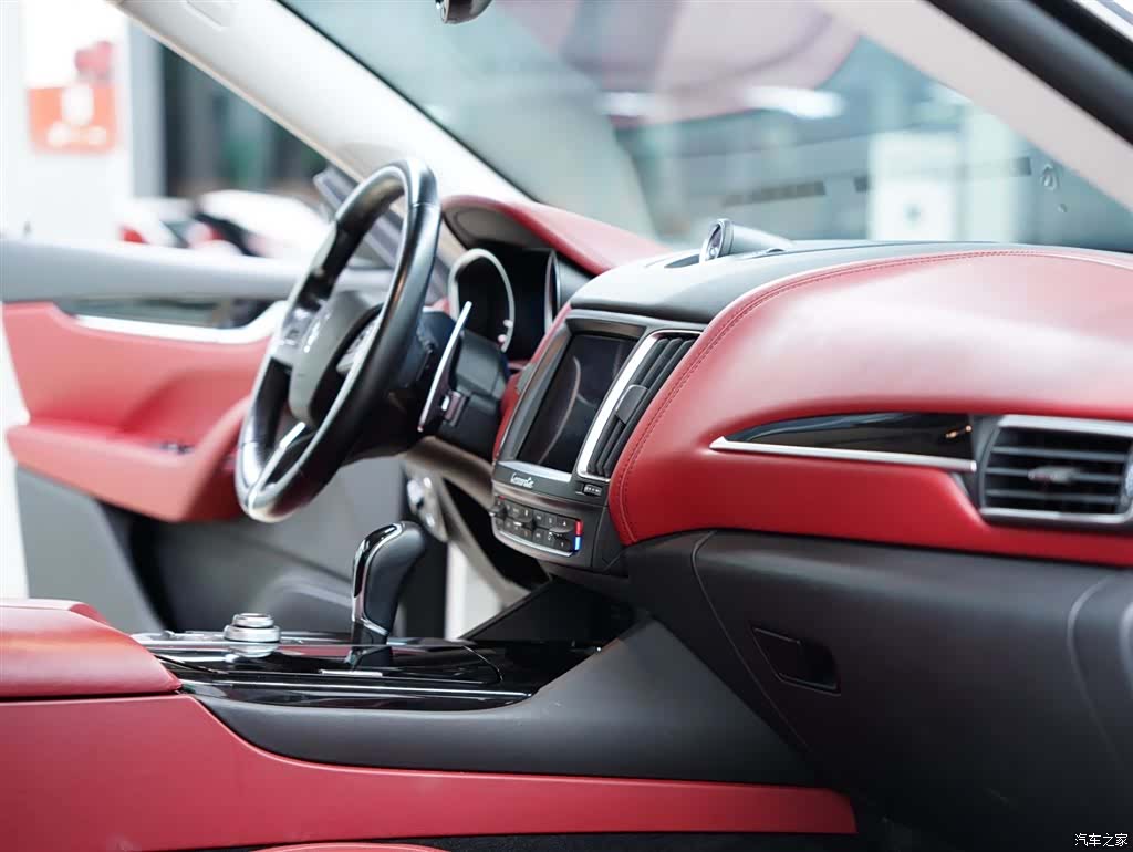 Maserati Levante, 2018 40