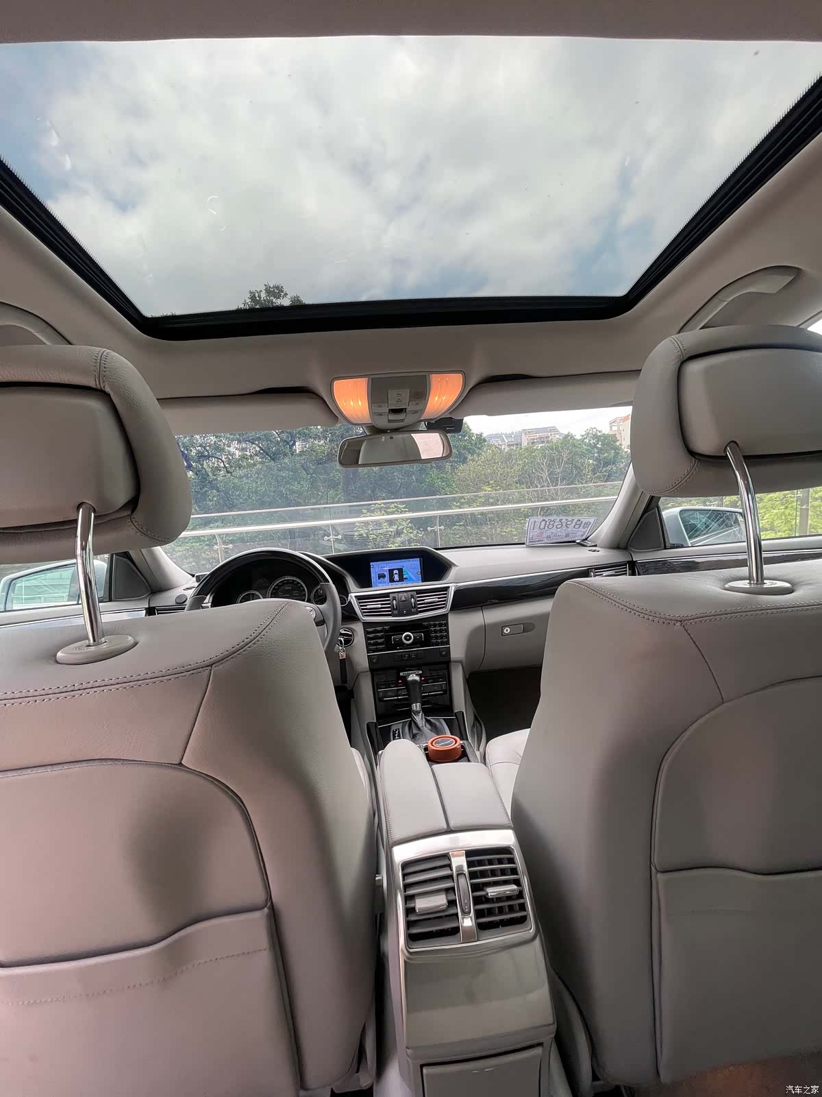 Mercedes-Benz E-Class, 2010 8