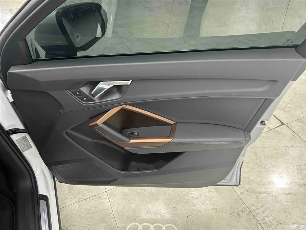 Audi Q3, 2023 12