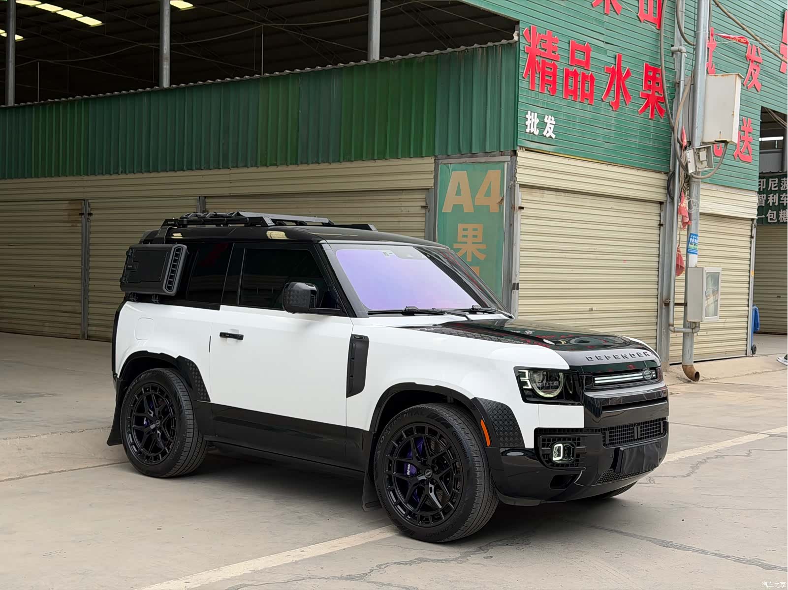Land Rover Defender, 2022 3