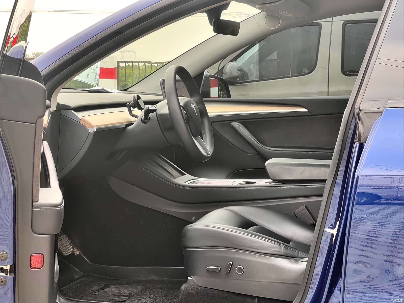 Tesla Model Y, 2022 11