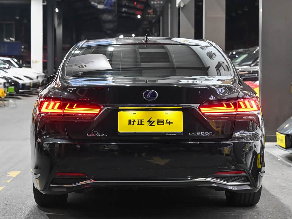 Lexus LS