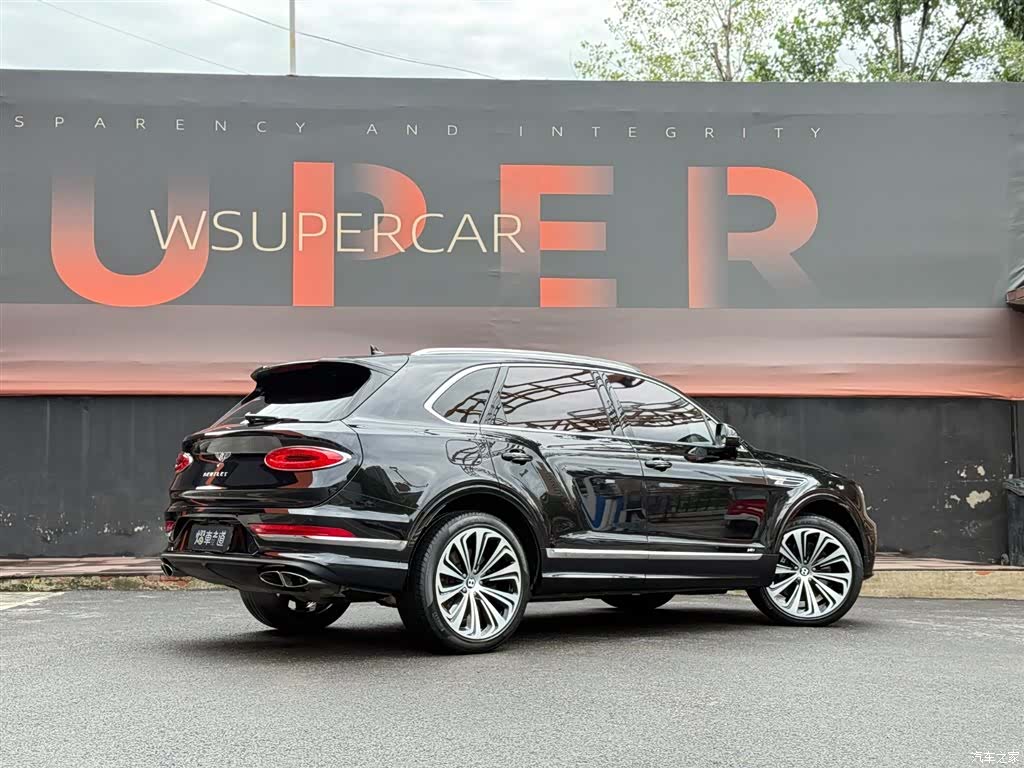 Bentley Bentayga, 2022 3