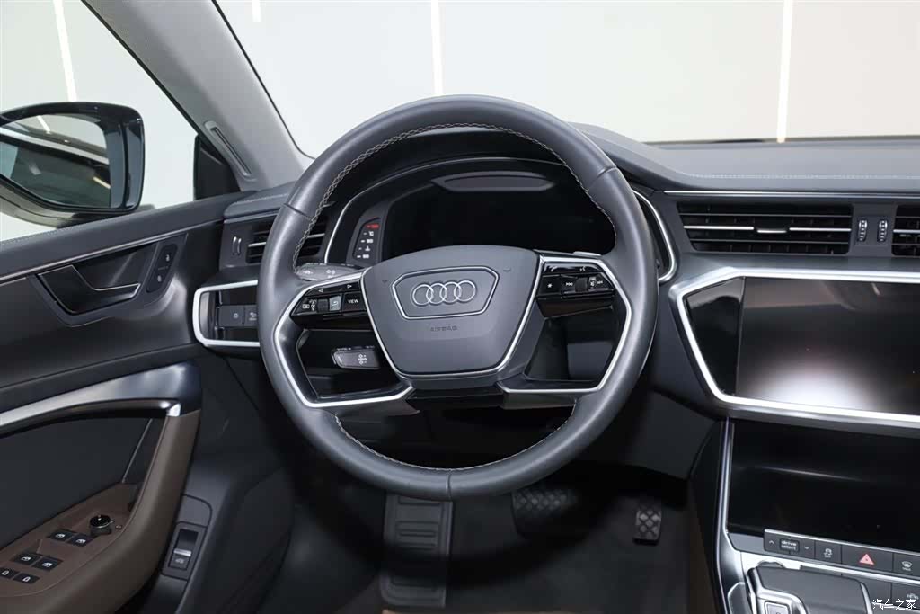 Audi A7L, 2024 14