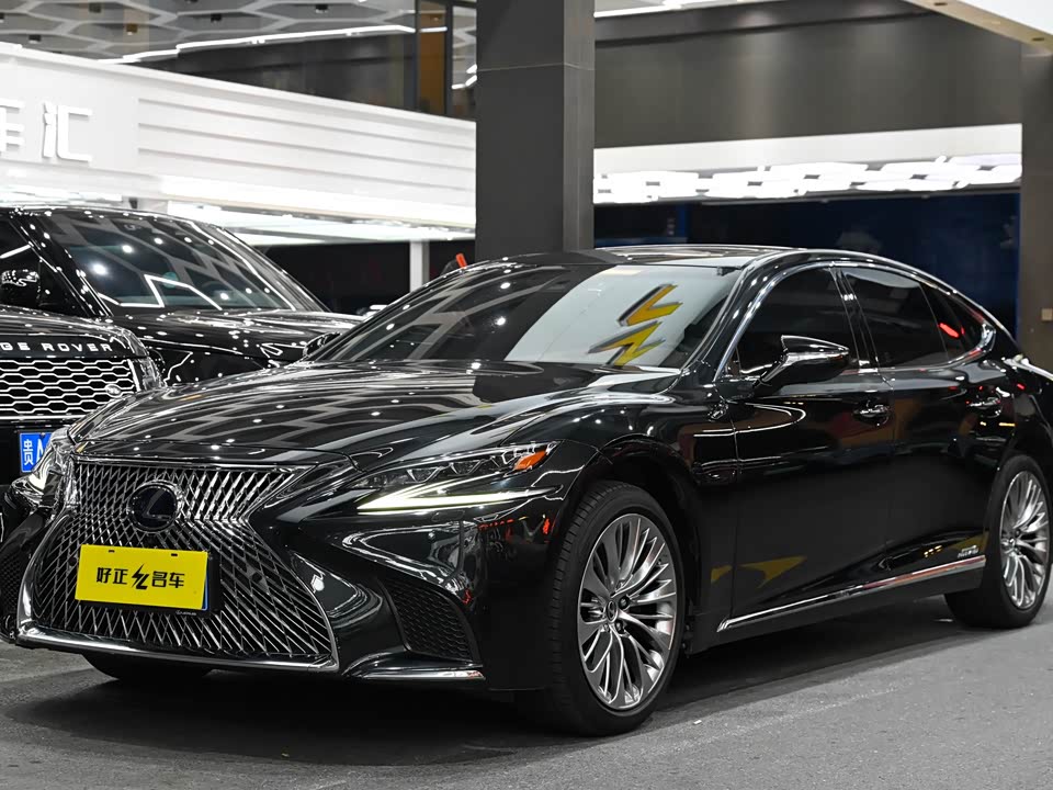 Lexus LS