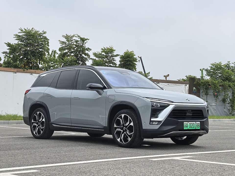 NIO ES8