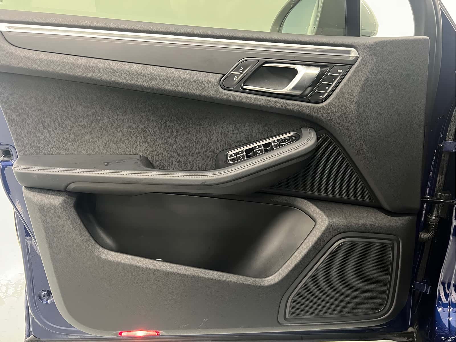 Porsche Macan, 2023 11