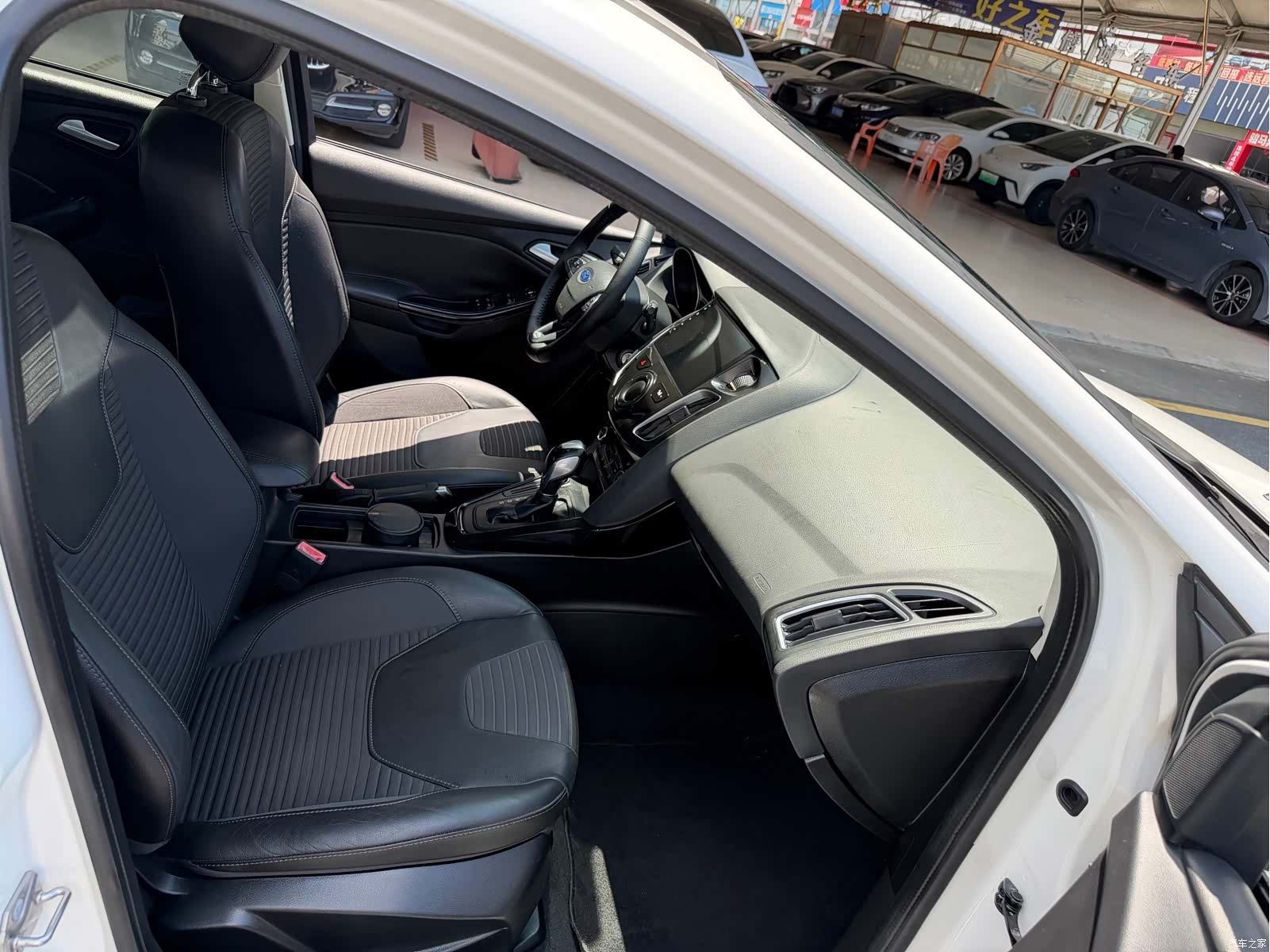 Ford Focus, 2015 12
