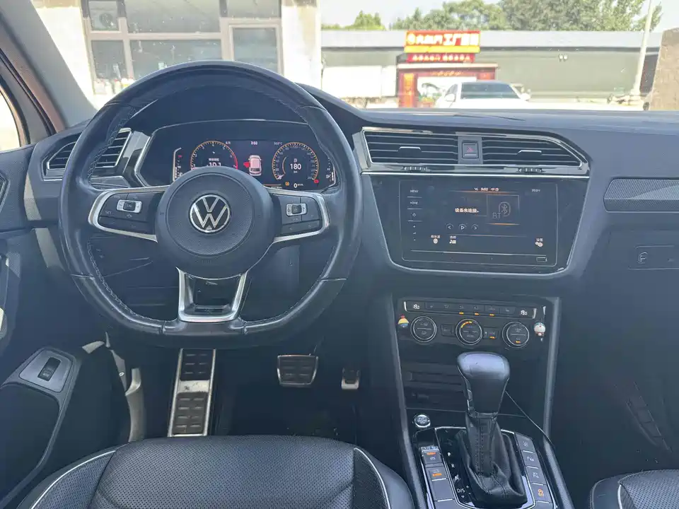 Volkswagen Tiguan L