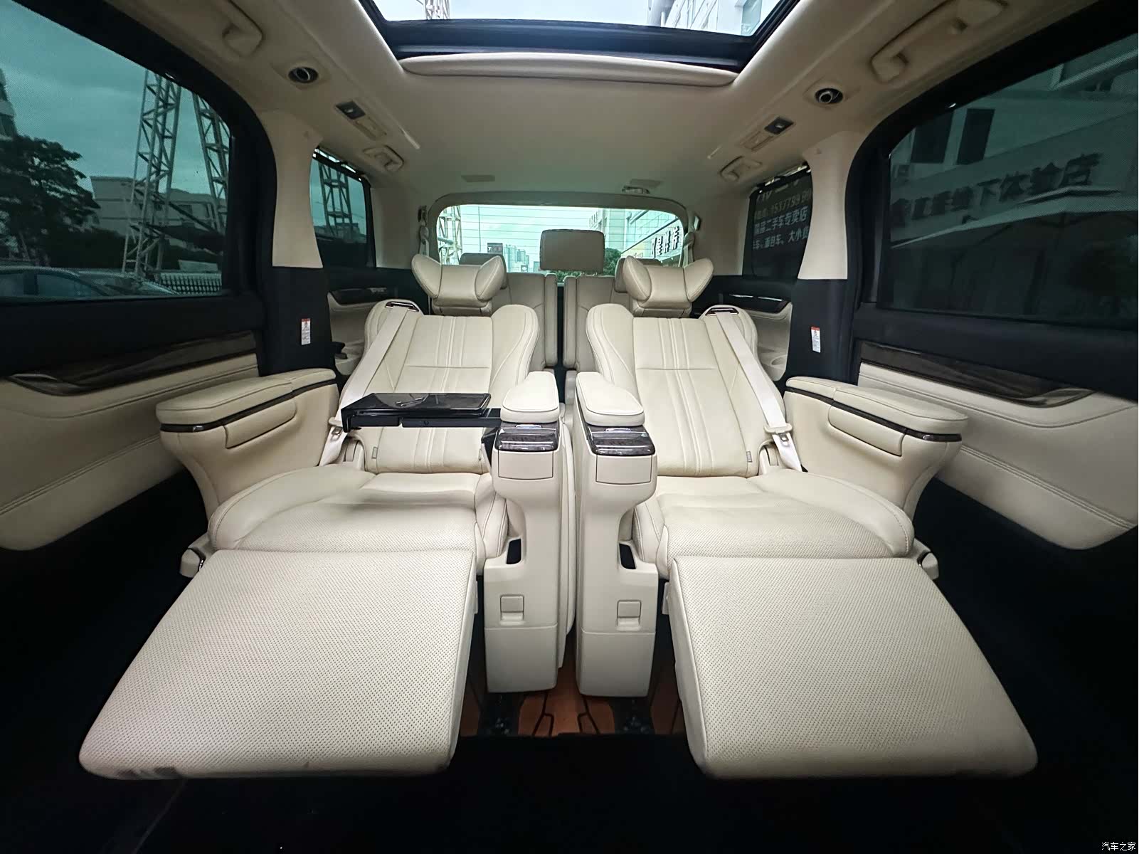 Toyota Alphard, 2023 13