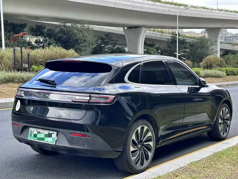 AITO Ask the world M5