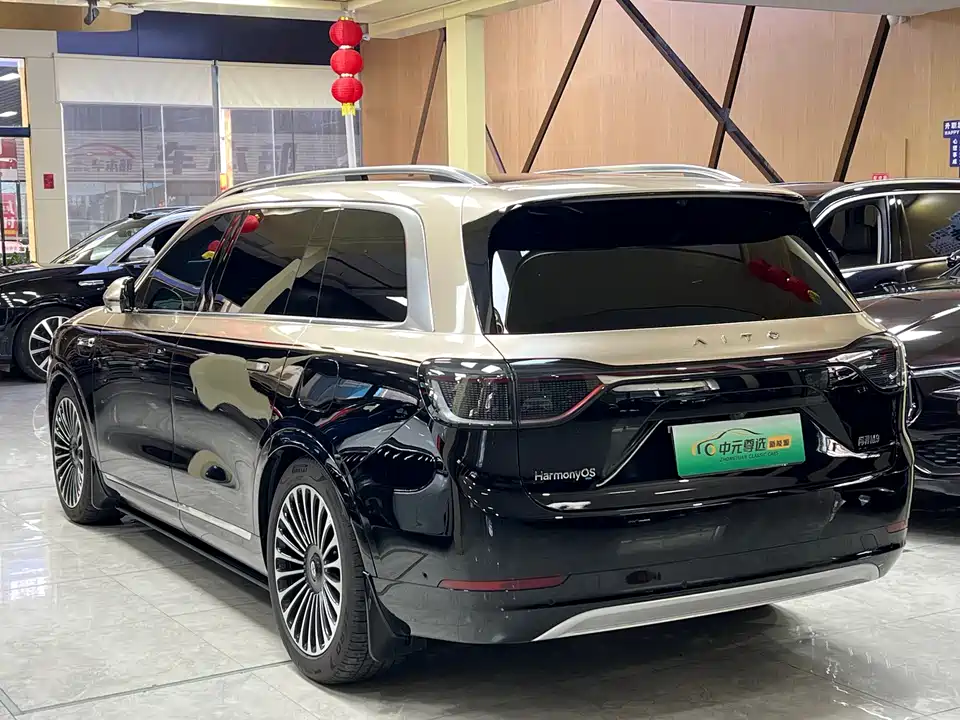 AITO Ask the world M9