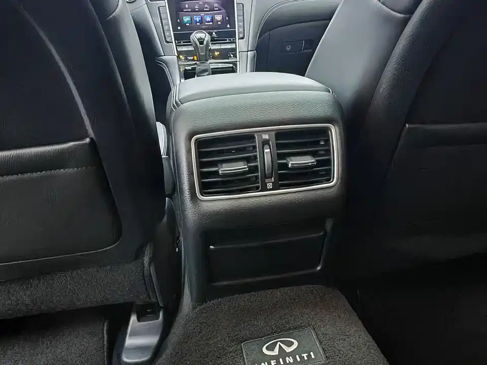 Infiniti Q50L