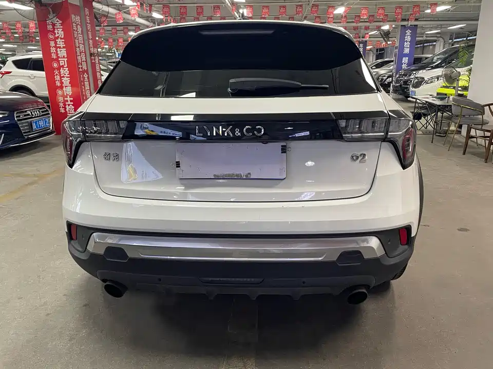 Lynk & Co 02
