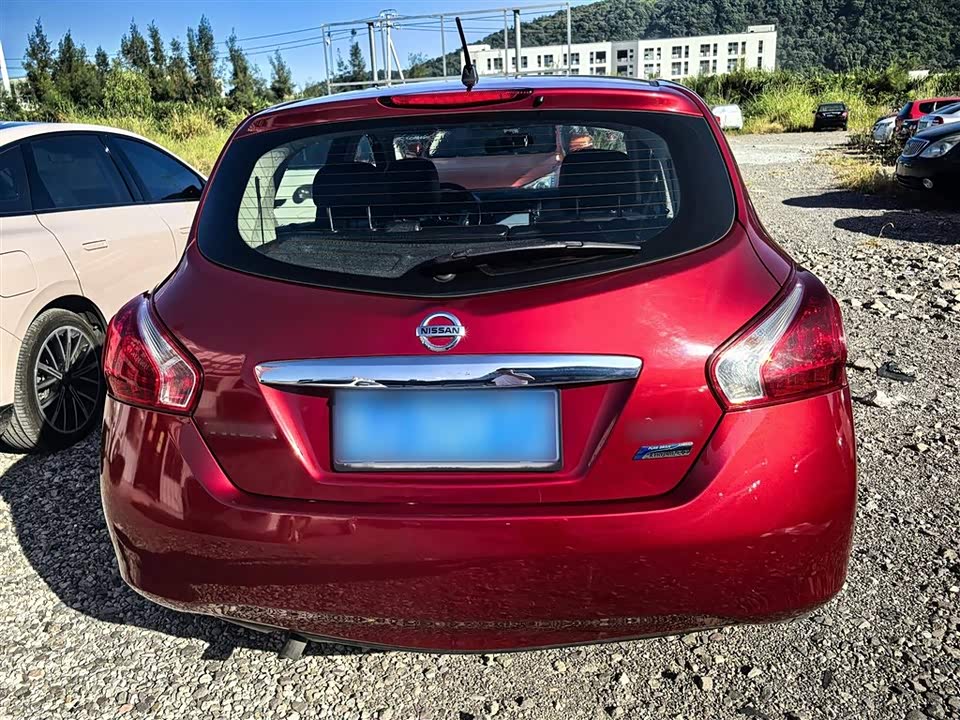 Nissan TIIDA