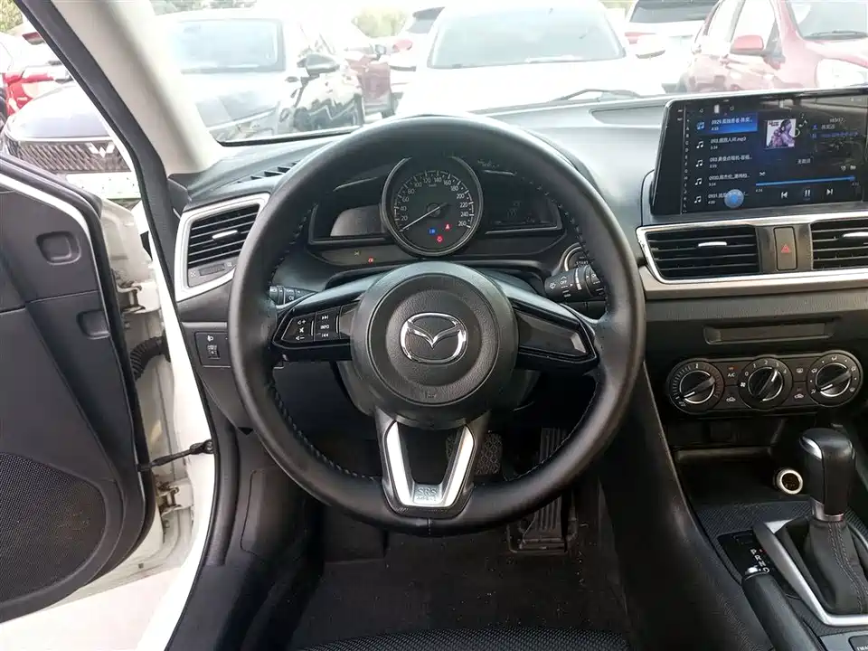 Mazda 3 Angkesaila