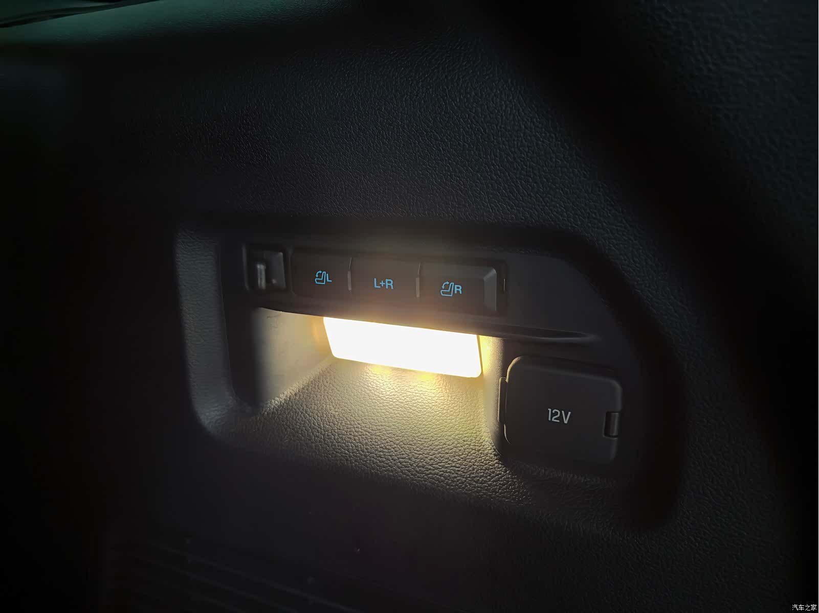 Ford Explorer, 2021 12
