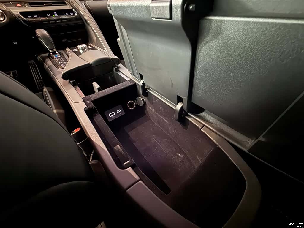 Lexus LC, 2023 27