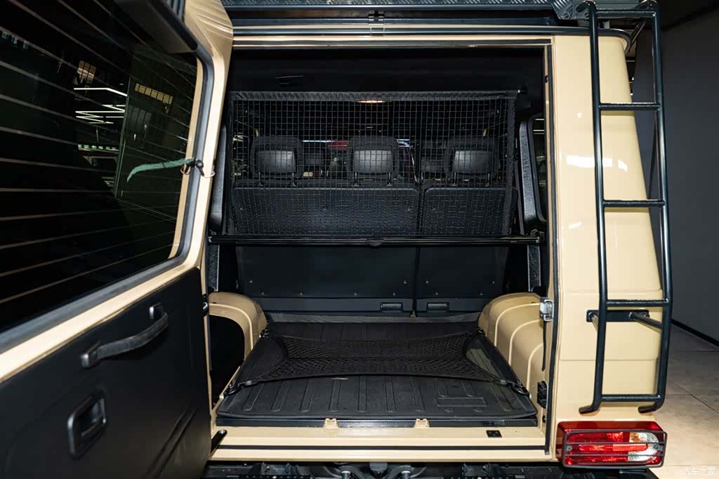 Mercedes-Benz G-Class, 2017 22