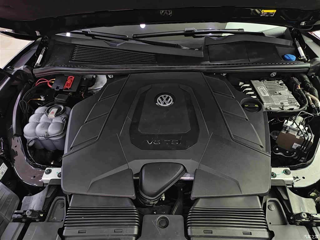 Volkswagen Touareg, 2020 16