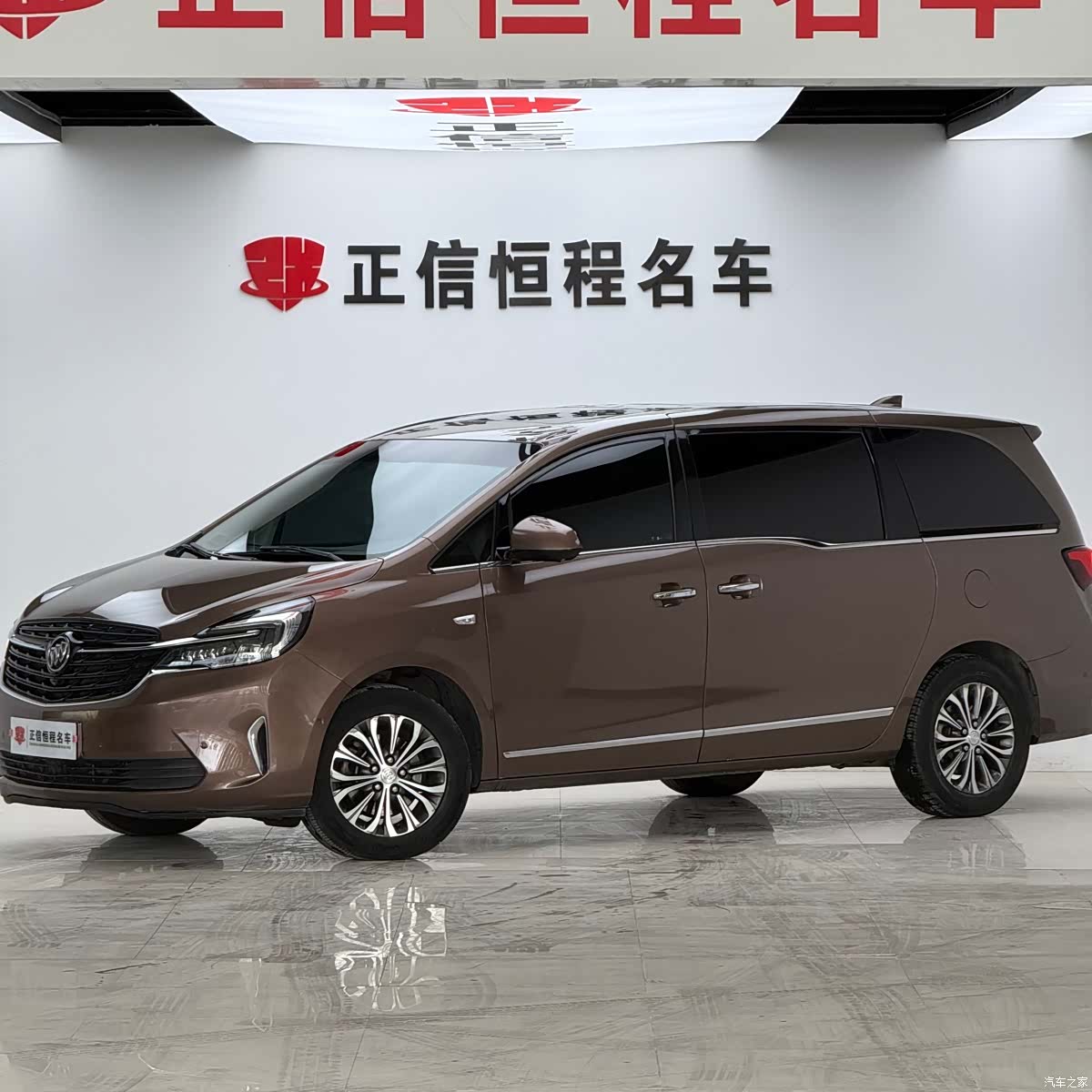 Buick GL8, 2021 1