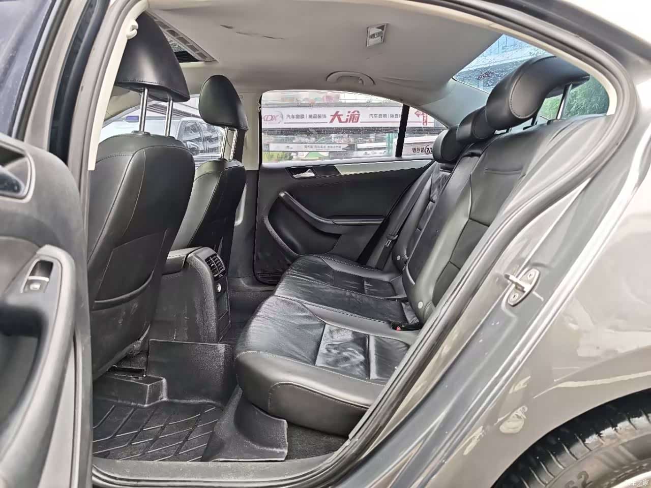 Volkswagen Sagitar, 2014 11