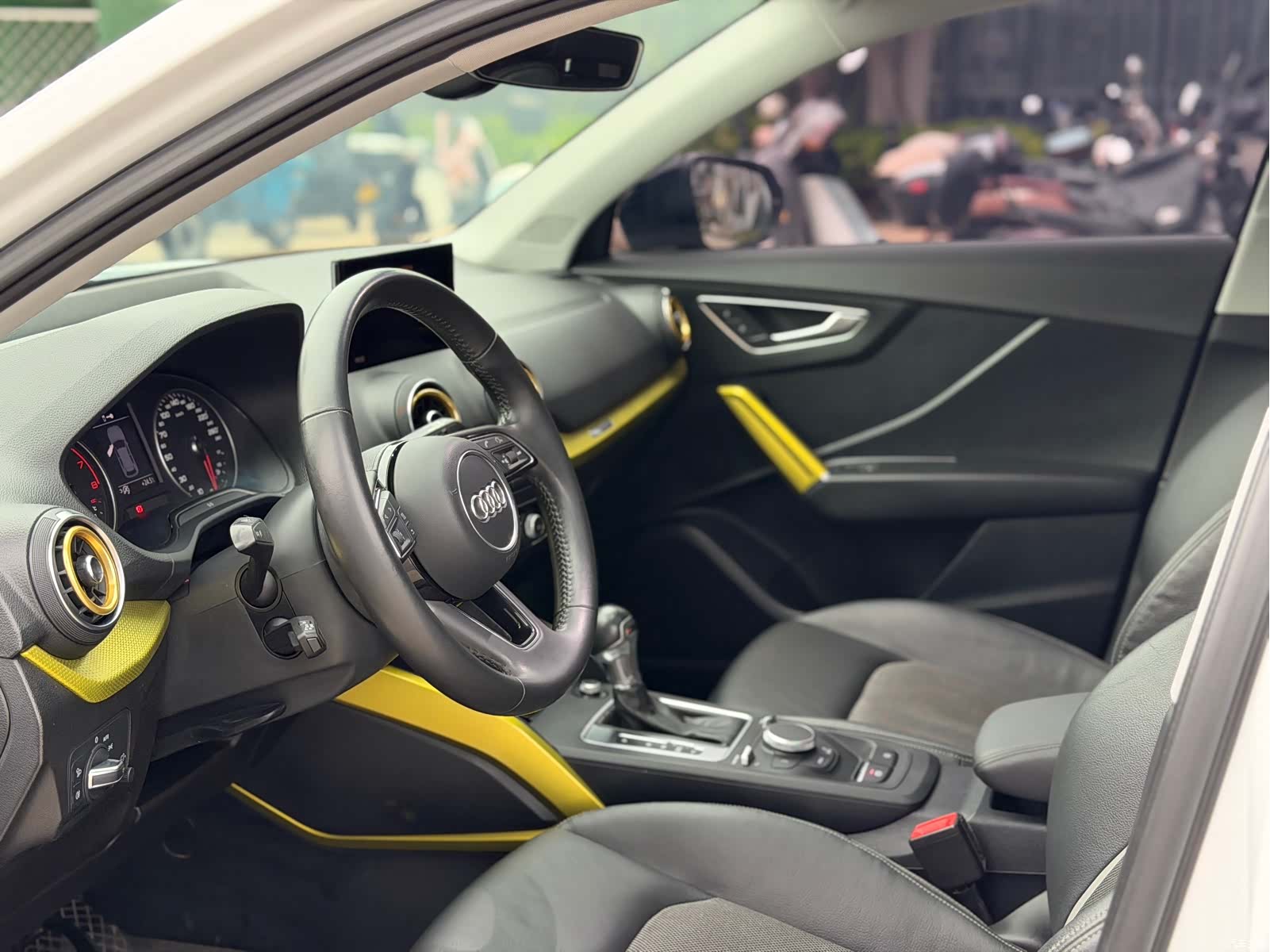 Audi Q2L, 2019 все фото