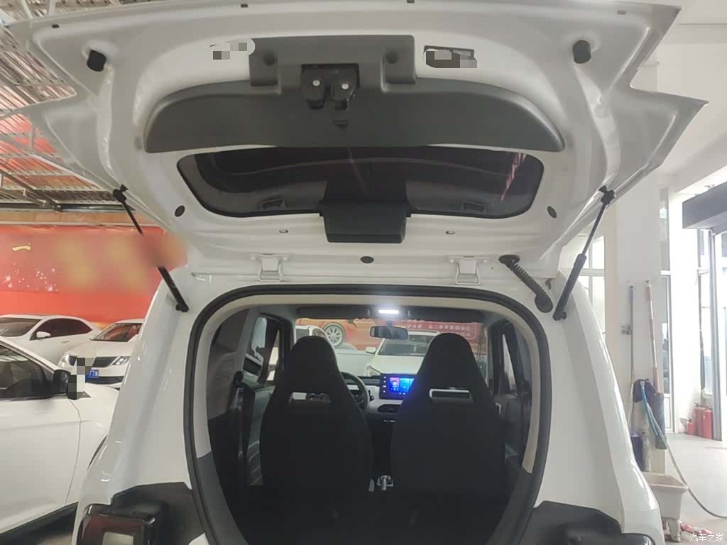 Geely Panda, 2025 19