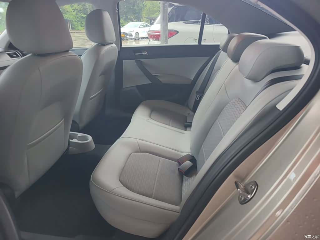 Skoda Rapid, 2017 17