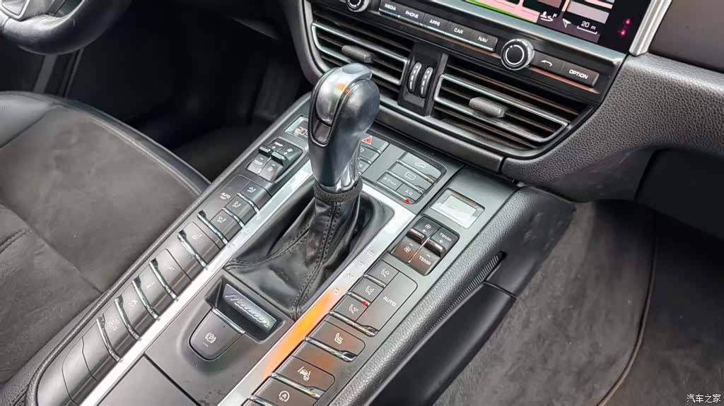 Porsche Macan, 2018 12
