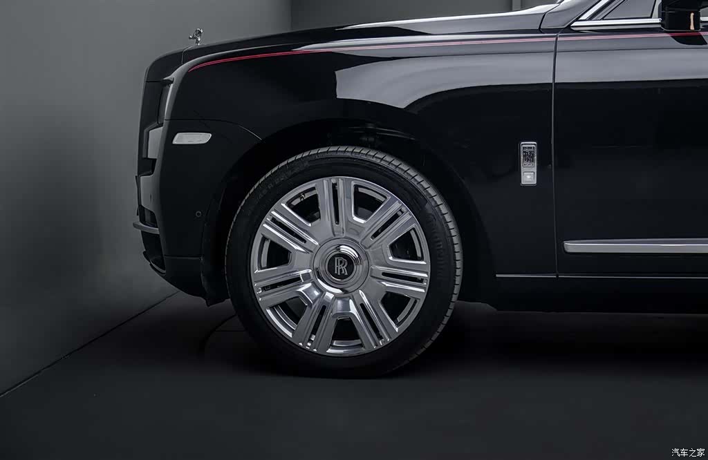 Rolls-Royce Cullinan, 2023 все фото